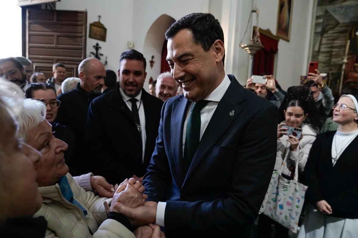 El presidente de la Junta de Andalucía y candidato del PP-A a la reelección, Juanma Moreno, este Lunes Santo, en Granada.