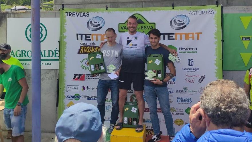 El parragués Nacho Aramburu, campeón del III Trail Valle del Esva, en Trevías