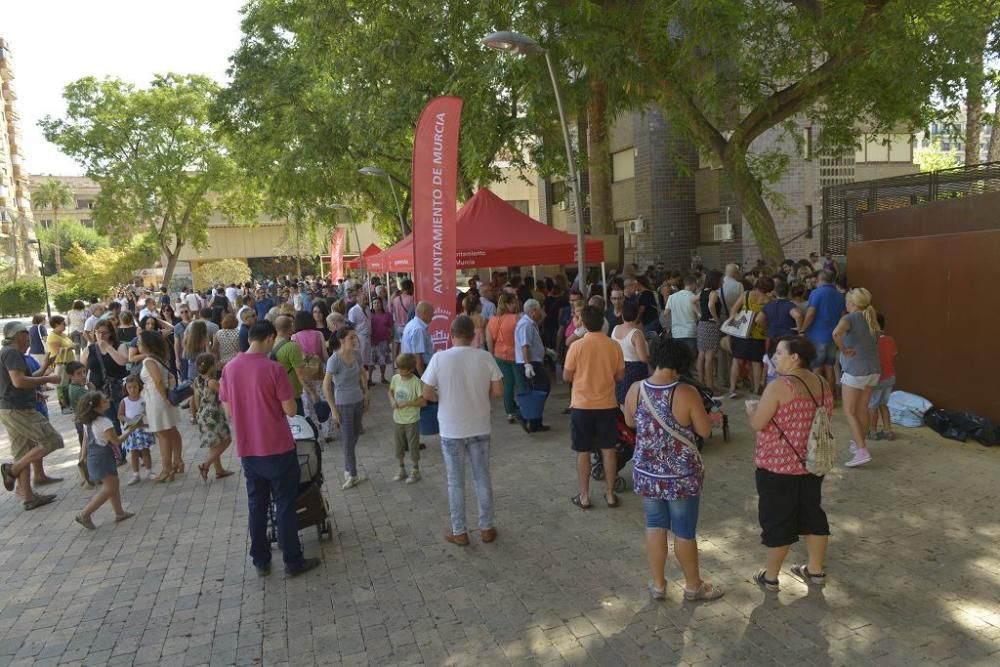 La perrera de Murcia saca sus animales a la calle