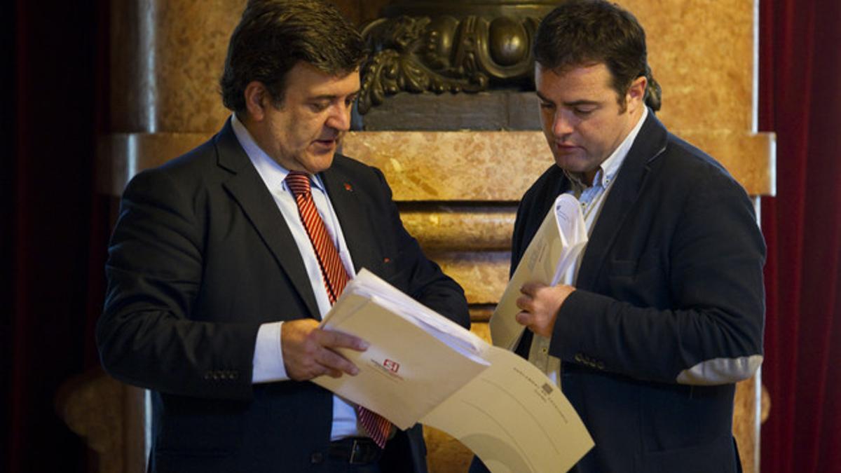 Alfons López Tena (izquierda) y Uriel Bertran, en el Parlament, el 20 de octubre.