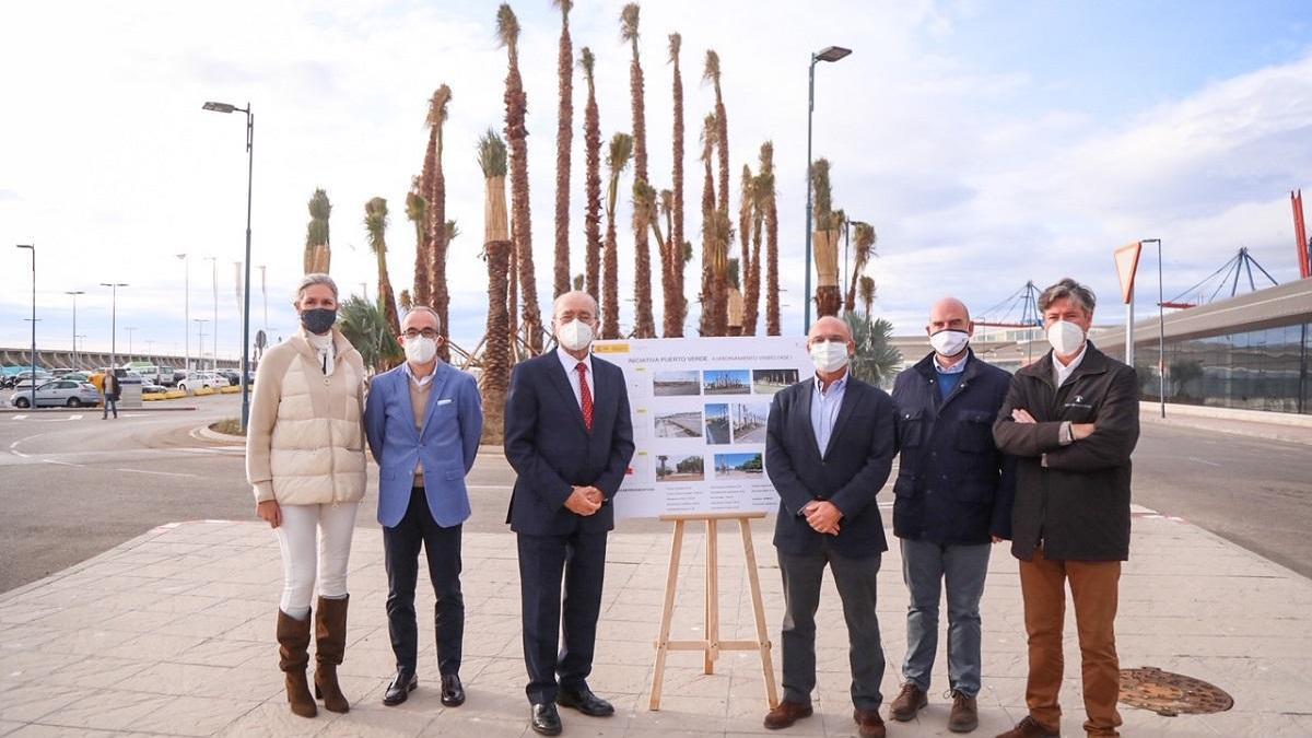 Instantánea de la visita del alcalde al Puerto.