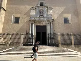 El arzobispo inaugura el Año Jubilar con la apertura de la Puerta Santa de la Catedral de Badajoz