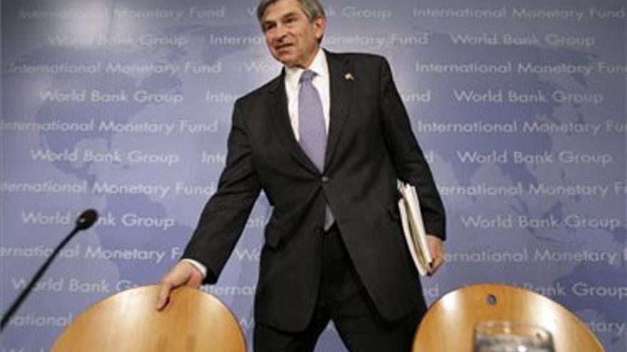 Wolfowitz resiste la presión y sigue como presidente del Banco Mundial