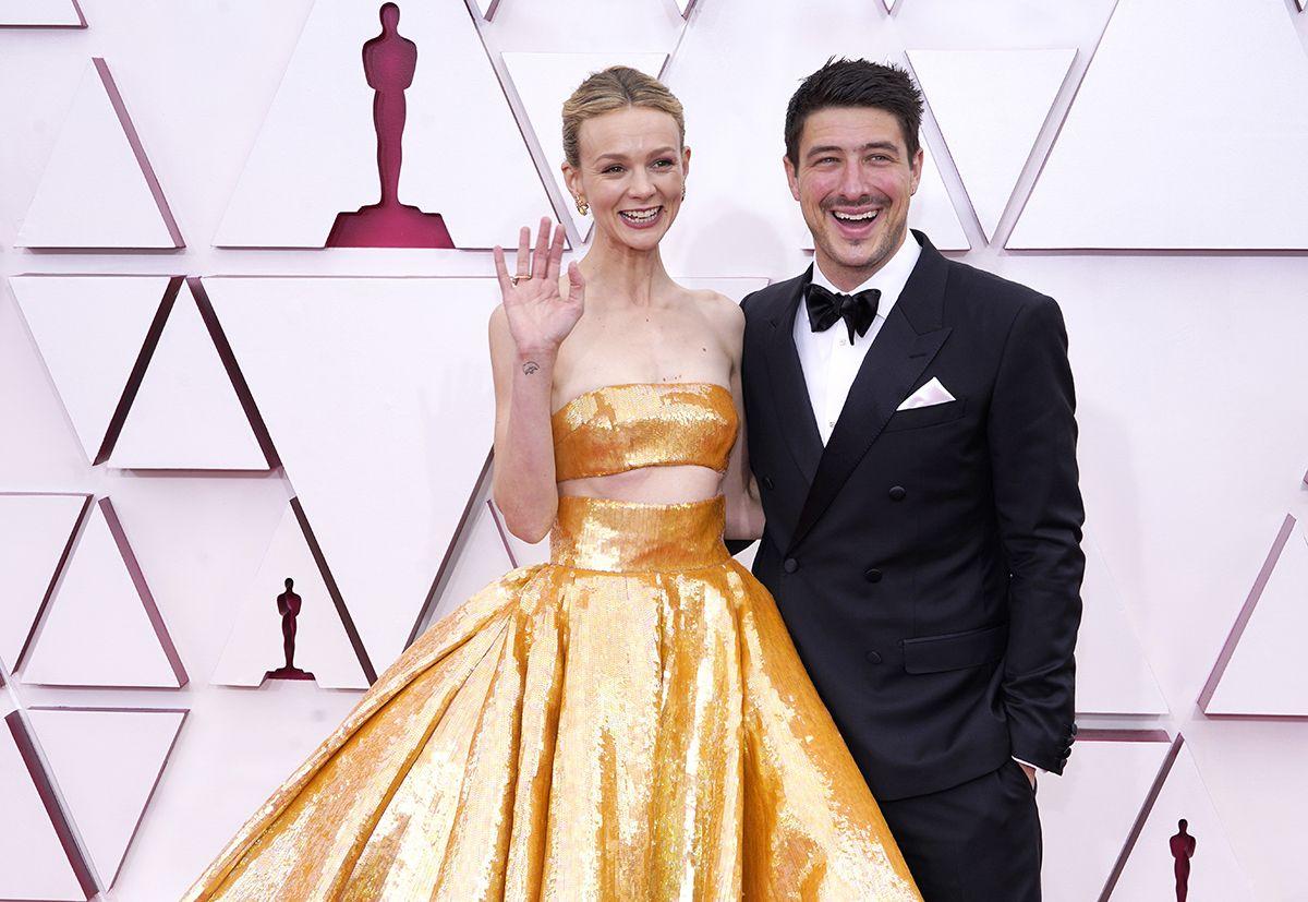 Carey Mulligan y su pareja Marcus Mumford en los premios Oscar 2021