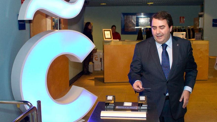 El alcalde presenta en el Aquarium la nueva tarjeta turística Coruña Card.