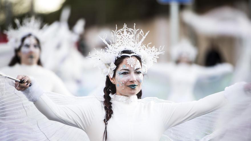 VÍDEO | Así ha pasado por el centro de Cáceres el desfile de carnaval