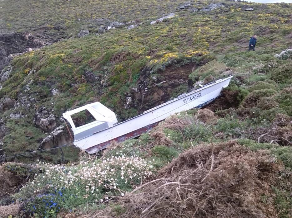 Rescatan la planeadora del hombre muerto en Cangas