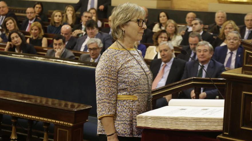 La sallentina Mirella Cortès pren possessió com a senadora.