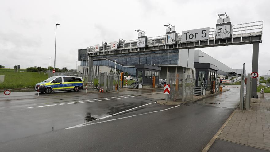 Al menos dos muertos en un tiroteo en una fábrica de Mercedes Benz en Alemania