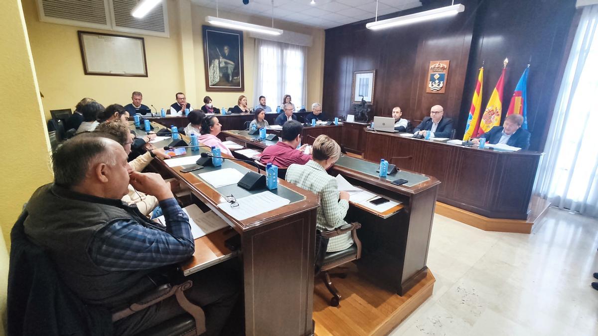 El pleno de La Vila ha votado de forma unánime contra el traslado de las competencias judiciales de violencia machista a Benidorm.