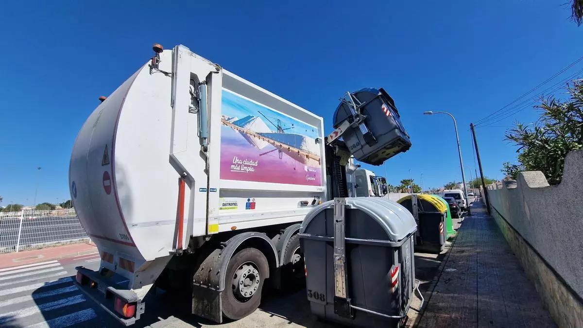 Ruta de recogida de residuos con un nuevo vehículo de carga lateral