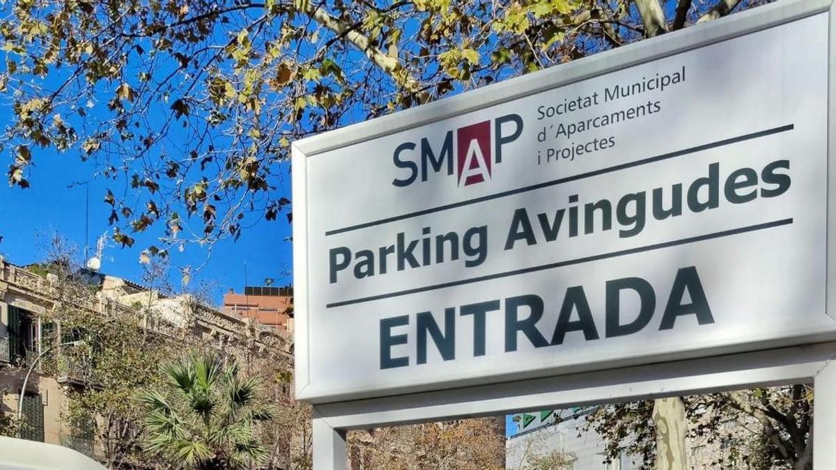 Acceso a una aparcamiento de la SMAP en Palma.