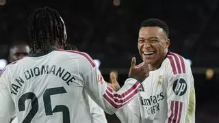 El Madrid de Mourinho conquista el Camp Nou de la mano de Mbappé y se aferra a la lucha por LaLiga