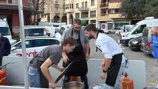 Una escudellada popular i festiva de 200 litres a Girona
