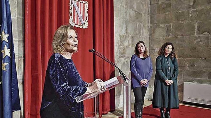 El Govern rinde homenaje a la gran novela de Carme Riera, &#039;Dins el darrer blau&#039;