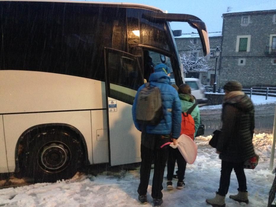 Els efectes de la nevada a Puigcerdà