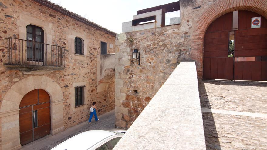 La Diputación de Cáceres cede al museo la Casa de los Caballos por 30 años