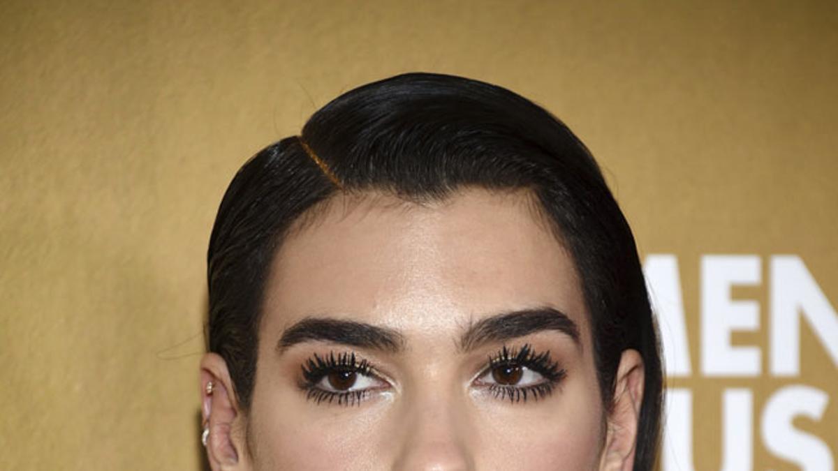 Dua Lipa con total look nude en los Billaboard: Women in Music 2018