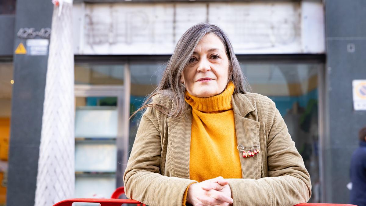 Olga Merino, ante la antigua redacción de ’El Periódico’, este mes.