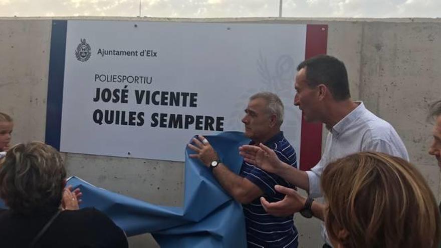 Homenaje en el polideportivo de Las Bayas