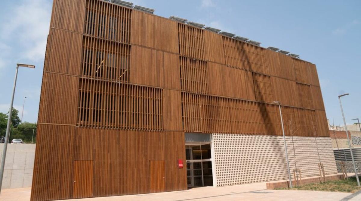 Exterior del Centro de Vida Comunitaria de Trinitat Vella