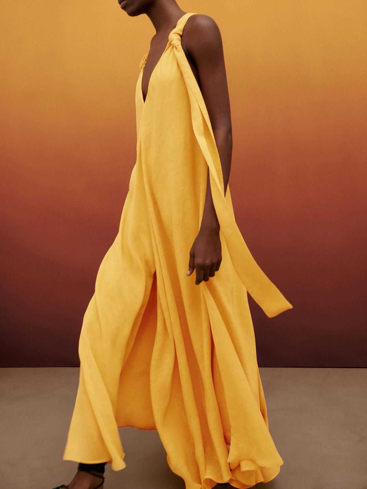 El vestido de Massimo Dutti que nos hace soñar con el verano.