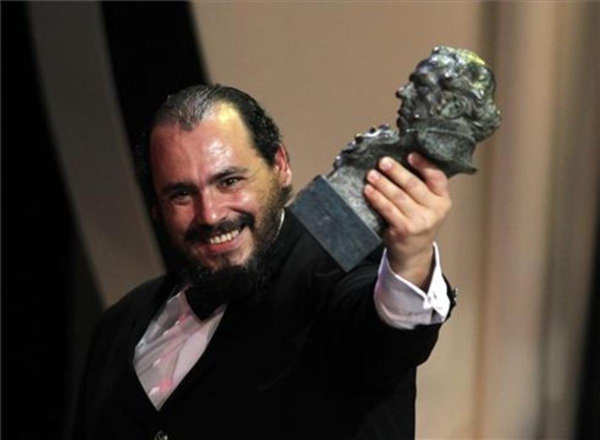 Joaquín Núñez recoge el premio a mejor actor revelación por ’Grupo 7’.