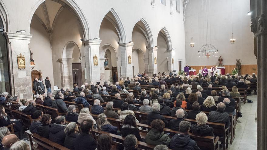 L’església de Santpedor s’omple de gom a gom per acomiadar Ramon Rafart