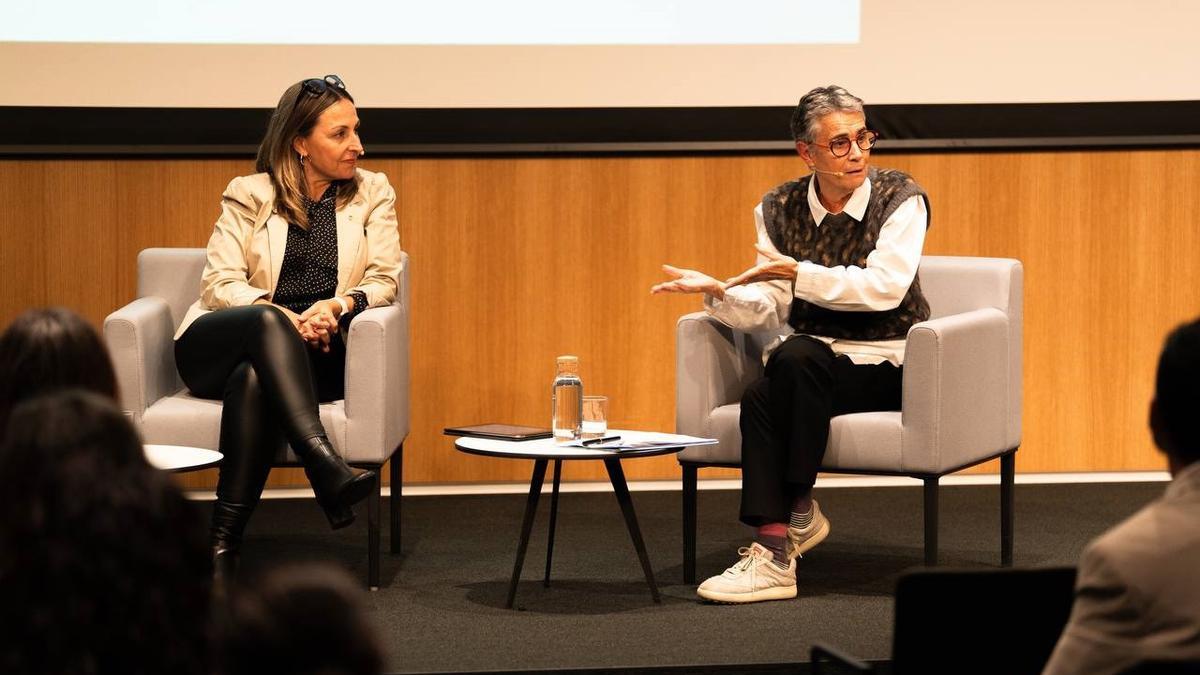 La consellera de Igualdad y Feminismo de la Generalitat, Eva Menor, y la de Salud, Olga Pané