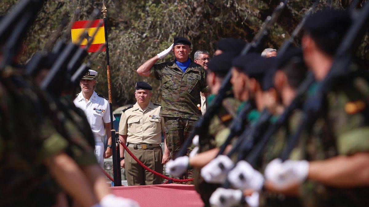 La BRI X celebra su 40 aniversario con una parada militar