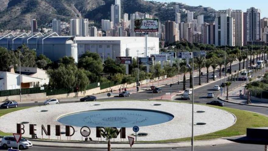 Una de las rotondas cuya adjudicación provocó ayer el registro en el Ayuntamiento de Benidorm.