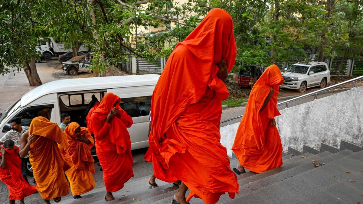 22 monjes budistas detenidos con 112 kilos de droga