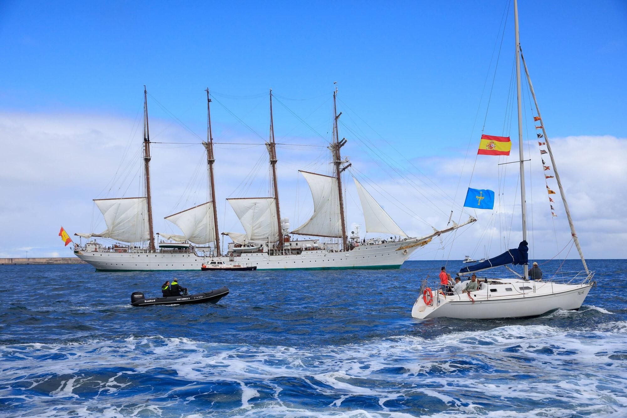 En IMÁGENES: Así fue la despedida de Leonor y el "Elcano" de El Musel en Gijón, con la Princesa maniobrando en el buque escuela