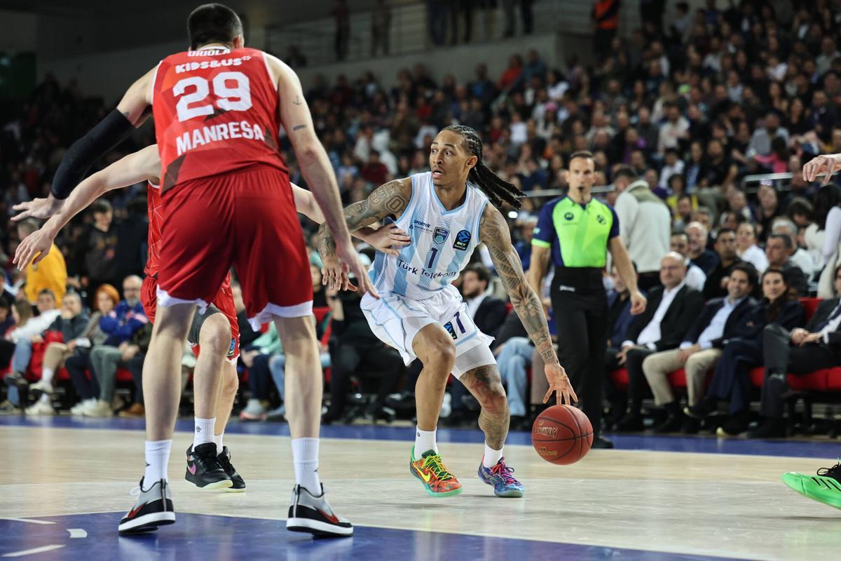 Totes les fotos del Türk Telekom-Baxi Manresa de vuitens de final de l'Eurocup