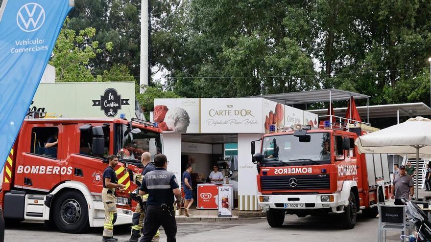 Susto en la Feria de Muestras en Gijón: los Bomberos sofocan un incendio en uno de los puestos de comida