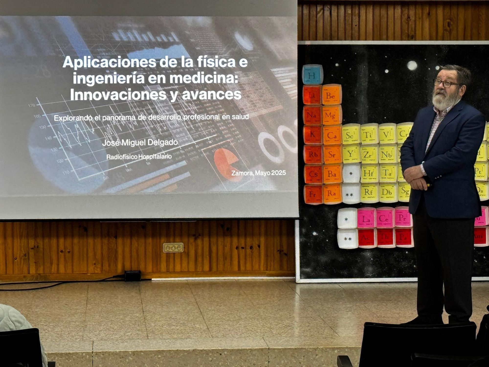 Feria de la Ciencia en el colegio Corazón de María