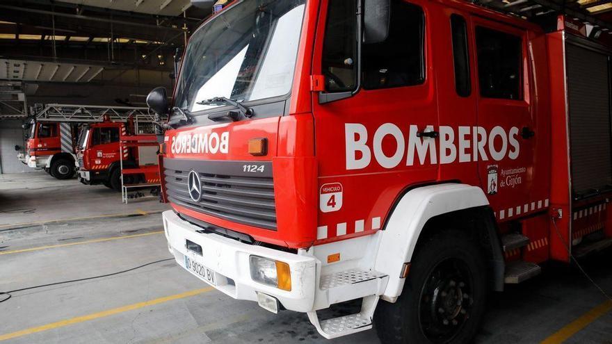 Herida al caer con su coche por un puente en Miño