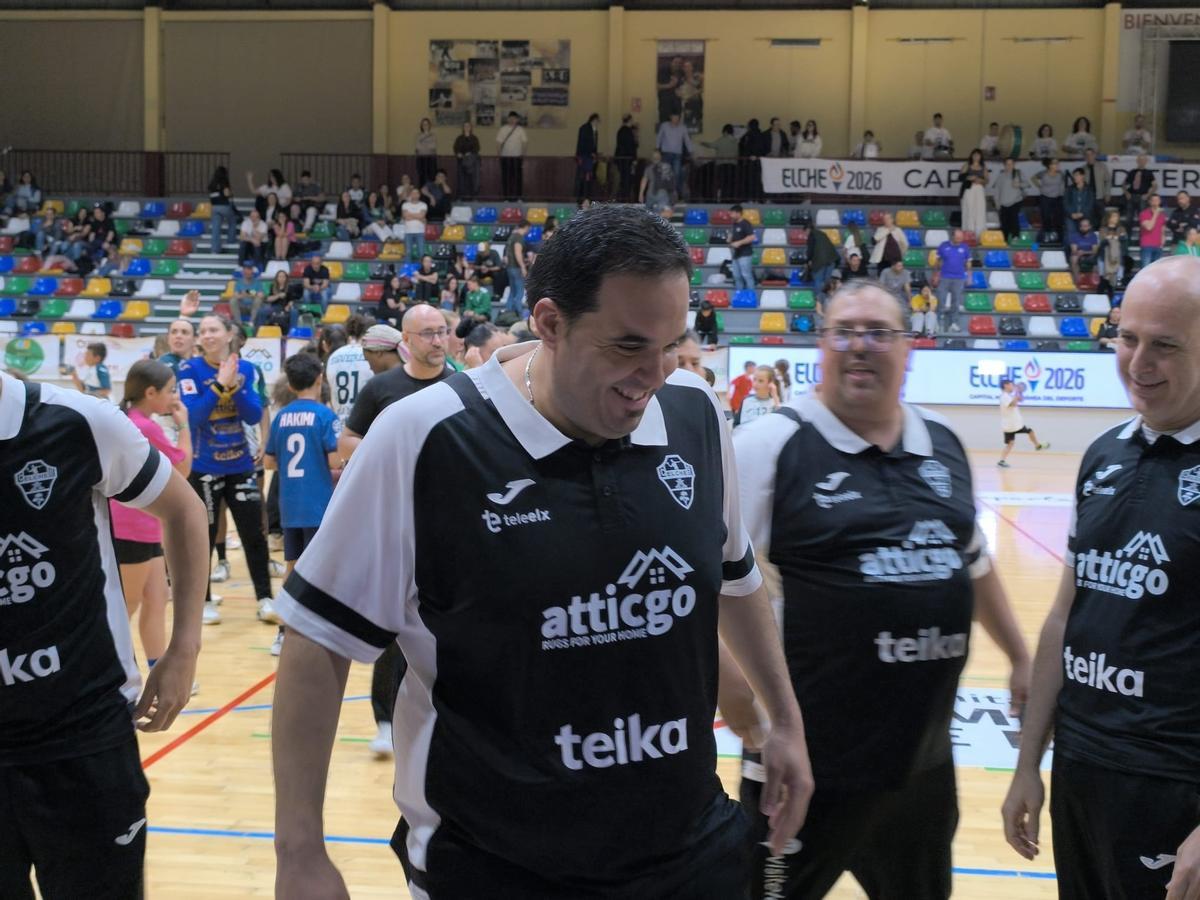 Joaquín Rocamora sonríe tras la victoria frente a Rocasa Gran Canaria en lo que sería su último partido en el Esperanza Lag.