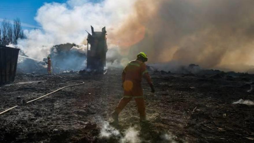 El incendio de Sollana permaneció activo durante una semana.