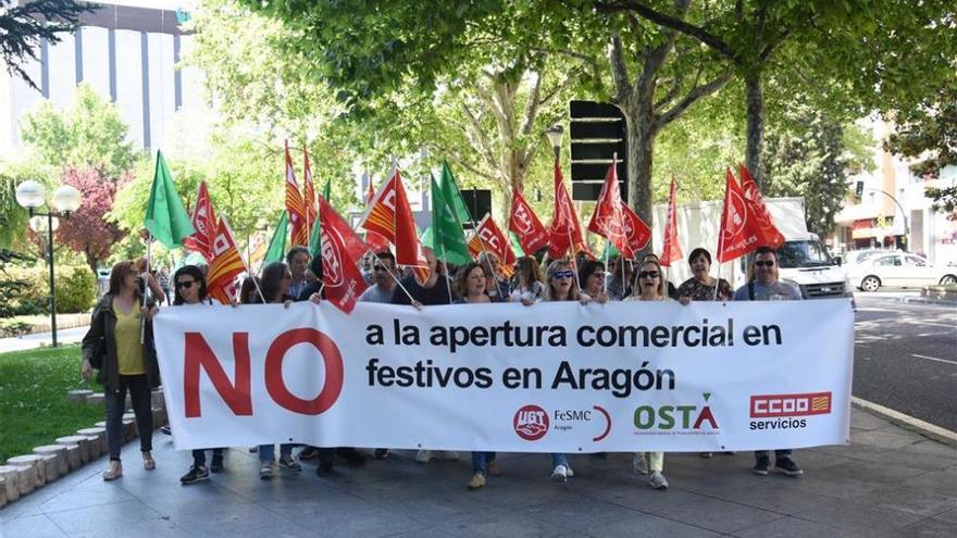 Empleados de grandes almacenes salen a la calle contra la apertura en domingo