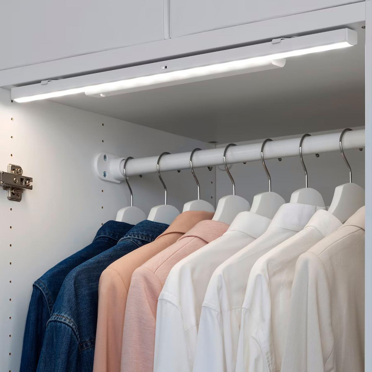 La barra LED para armarios de Ikea.