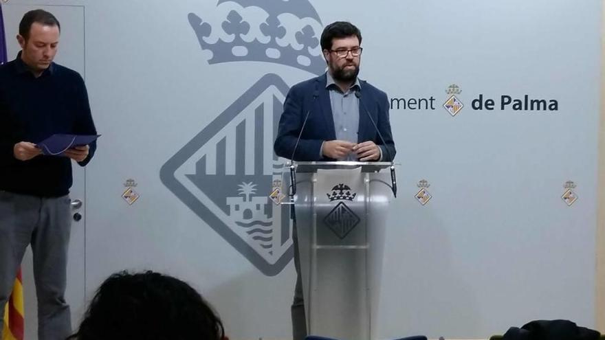 El teniente de alcalde Antoni Noguera y el director general Gabriel Horrach presentaron el plan.