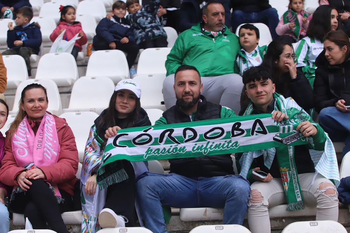 Córdoba CF-Melilla: las imágenes de la afición en El Arcángel