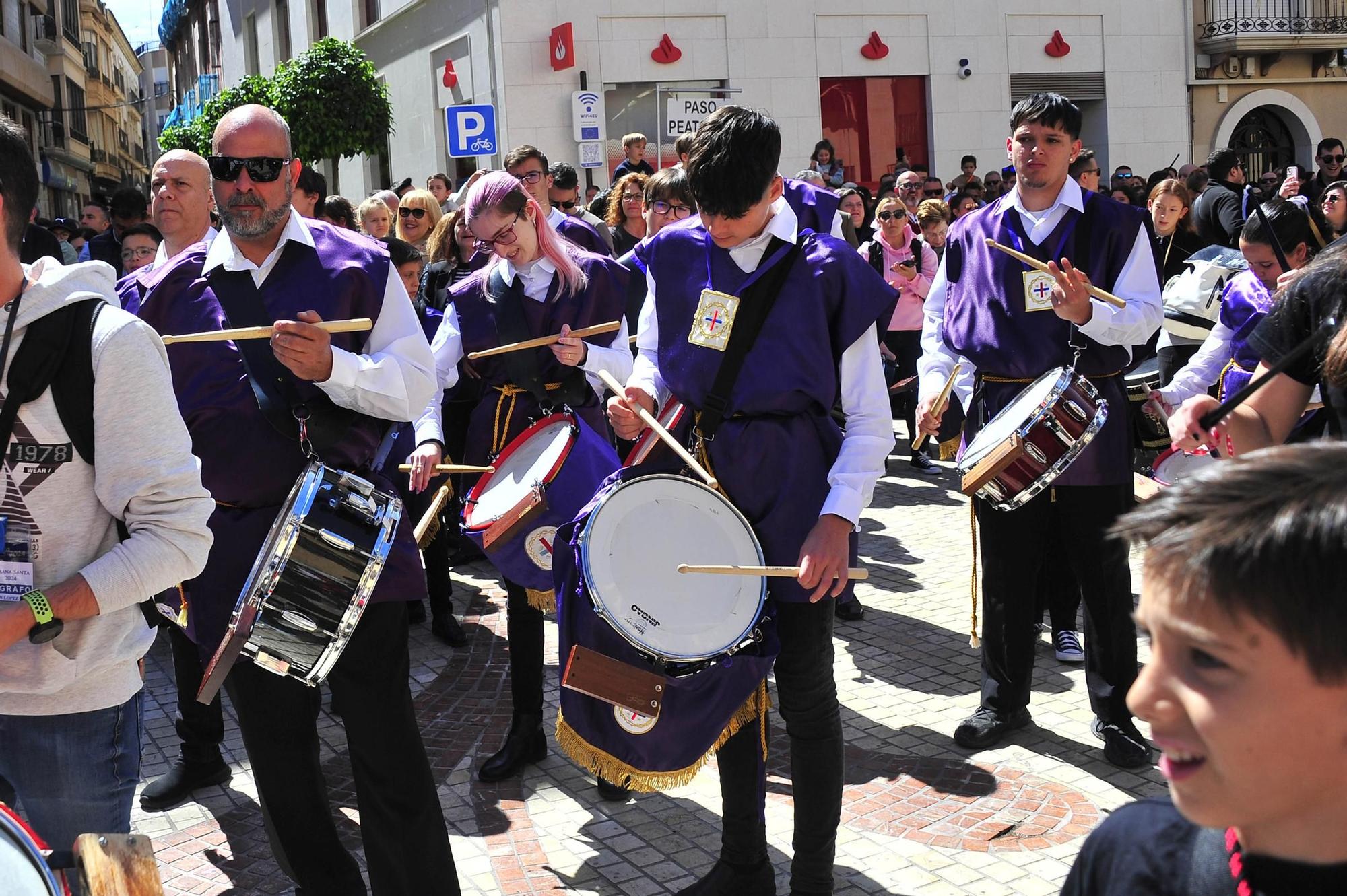 Tamborrada de semana santa en la plaza de Baix