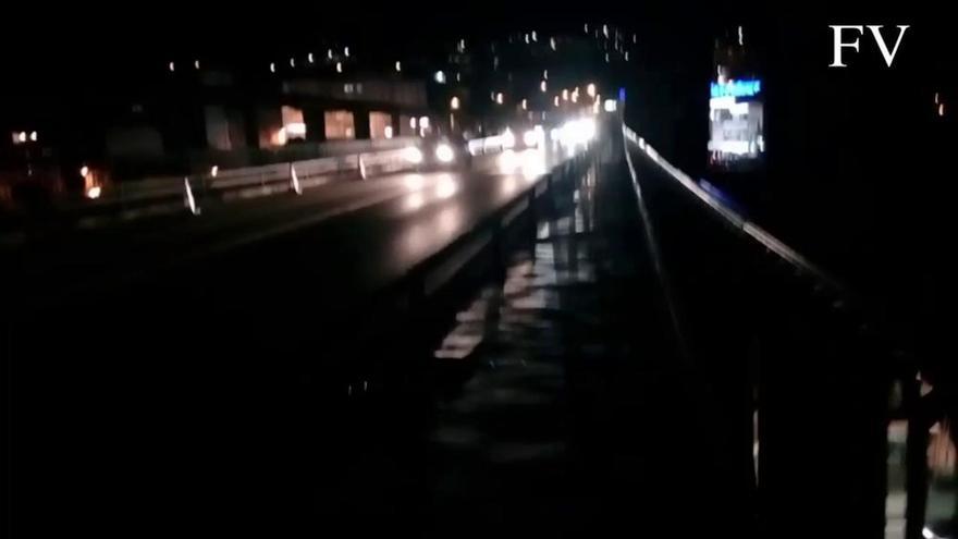 Oscuridad absoluta en el puente de A Barca por las obras