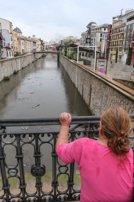 La CHS investiga la aparición de espuma en superficie a lo largo del cauce del Segura en toda la comarca, tras las lluvias que se han registrado en los últimos días.