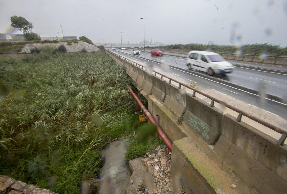 La gota fría causa inundaciones en la ciudad de Alicante