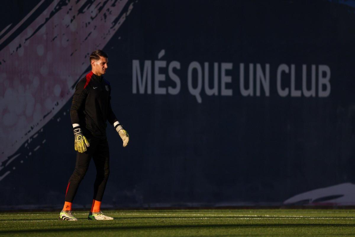 Aron Yaakobishvili, guardameta húngaro del Juvenil A, no renovará con el Barça // FC BARCELONA