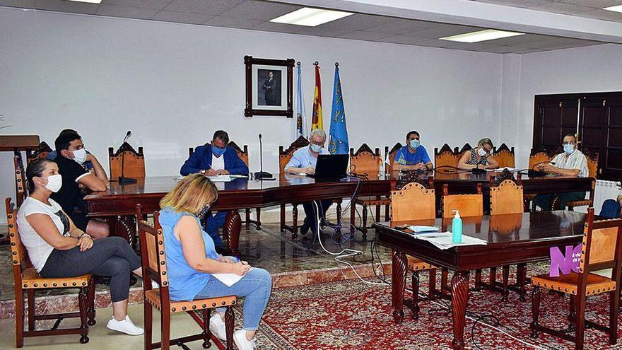 Los concejales, durante la sesión plenaria del viernes.