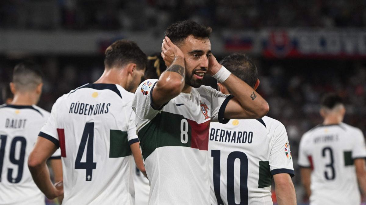 Bruno Fernandes celebra su gol contra Eslovaquia